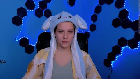 kaela_spell_ online show from January 5, 2026, 8:01 pm