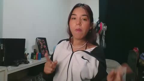 Snapshot of kahelipurple chatting on October 23, 2025, 5:55 pm KAHELIINDEPENDENT MODEL online show from October 23, 2025, 5:55 pm