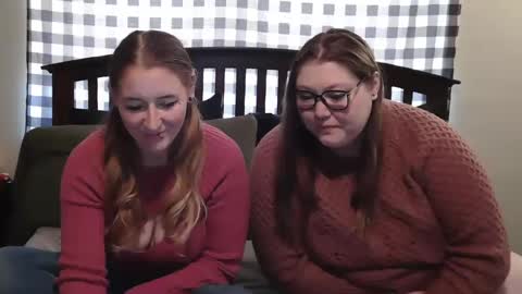 Snapshot of kai_and_eve chatting on October 13, 2025, 4:18 pm Kai Em and Abs online show from October 13, 2025, 4:18 pm