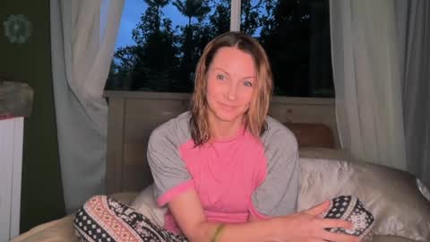 Snapshot of kaileeshy chatting on March 31, 2026, 4:46 am Kailee Smile online show from March 31, 2026, 4:46 am