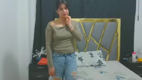 kamgomezxox online show from March 5, 2025, 3:29 am