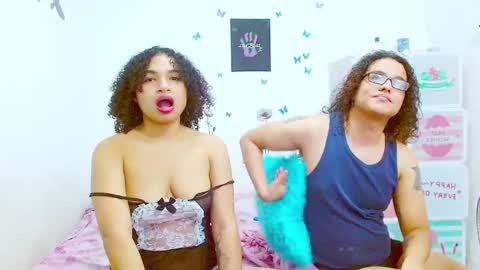 Dante and Carolina independient model online show from January 20, 2025, 11:32 pm