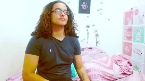 Dante and Carolina independient model online show from February 28, 2025, 12:43 am