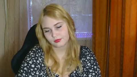 Snapshot of kamilablonde chatting on July 25, 2026, 6:00 am KamilaBlonde online show from July 25, 2026, 6:00 am