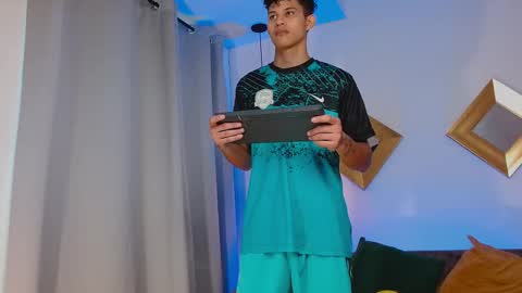 Kami online show from February 2, 2026, 6:39 pm