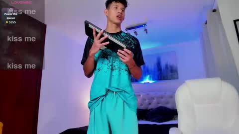 Kami online show from February 24, 2026, 6:39 pm