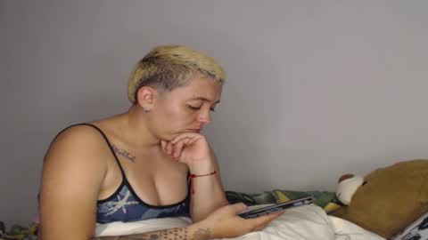 kammy   y   camila online show from February 3, 2026, 10:48 pm