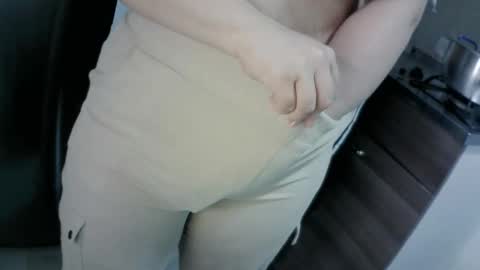 Snapshot of kandy_couple chatting on February 22, 2026, 5:44 pm Vanessa and Kevin online show from February 22, 2026, 5:44 pm