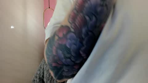 CAMILA   IG Camila2oficial online show from January 8, 2026, 1:13 pm