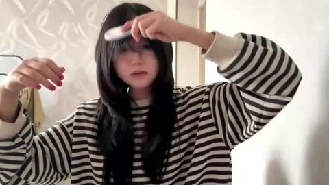 Lily online show from April 22, 2026, 9:22 am