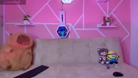 kaoriille online show from November 9, 2025, 4:22 am