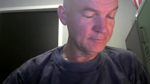 Robbie online show from November 25, 2025, 5:40 am