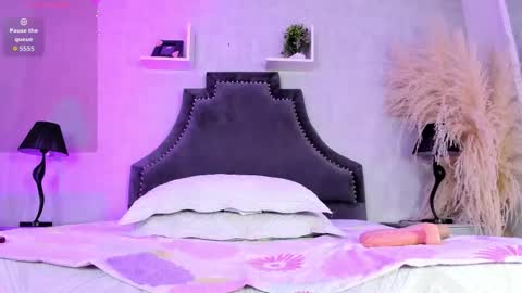 Karely online show from February 2, 2026, 3:33 pm