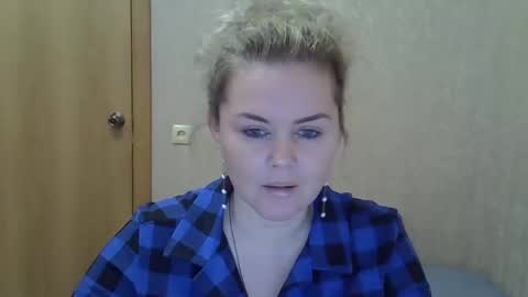 karennelsonx online show from March 24, 2026, 10:20 am