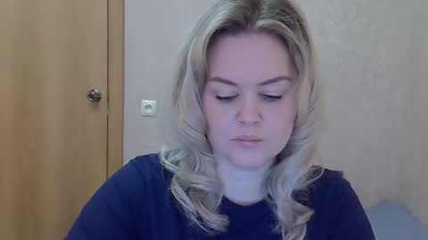 karennelsonx online show from April 17, 2026, 7:55 am