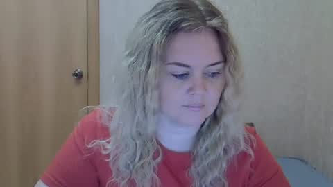 Snapshot of karennelsonx chatting on July 6, 2026, 3:03 pm karennelsonx online show from July 6, 2026, 3:03 pm