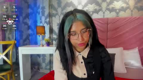 Karina online show from November 19, 2025, 7:36 pm