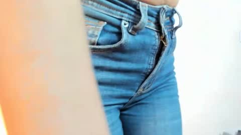 karina online show from January 21, 2025, 2:11 am