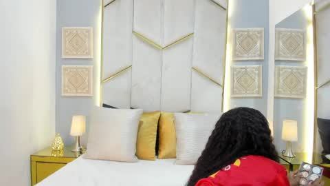 karinaacox online show from April 11, 2026, 1:04 pm