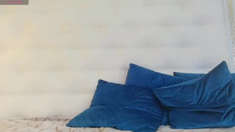 KARISSIA online show from April 6, 2026, 4:46 am