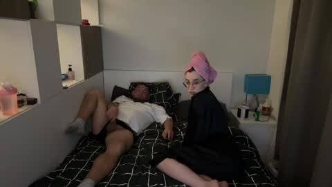 Snapshot of karl_and_klara chatting on May 24, 2026, 6:35 pm karl_and_klara online show from May 24, 2026, 6:35 pm