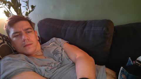 Snapshot of karl_mask chatting on December 9, 2024, 1:34 pm Karl online show from December 9, 2024, 1:34 pm