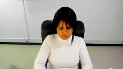 karla_cg online show from September 29, 2025, 8:02 pm