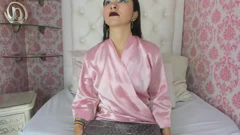 karla_crruz online show from May 13, 2026, 9:22 pm