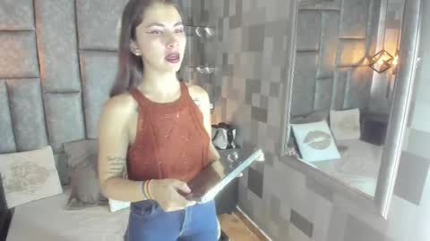 karla_crruz online show from May 14, 2026, 7:20 pm