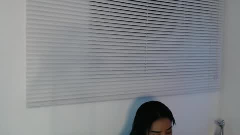 KARLA ARANGO online show from October 22, 2025, 12:33 am