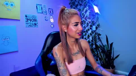 karlaslutskinny__ online show from December 20, 2025, 9:22 pm
