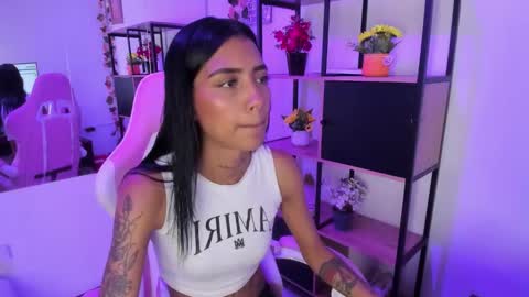 karlaslutskinny__ online show from February 9, 2026, 9:30 pm