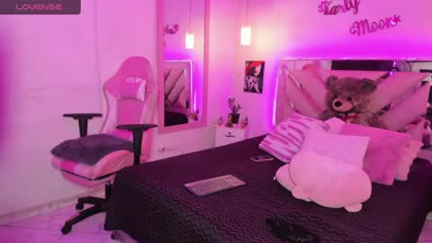 Karly Moonns online show from July 16, 2026, 12:33 pm