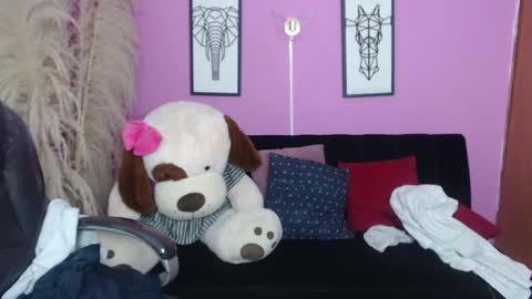 KARLYE online show from October 1, 2025, 2:17 am