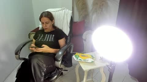 KARLYE online show from May 12, 2026, 3:58 am