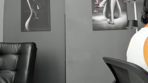   online show from April 11, 2026, 4:33 pm