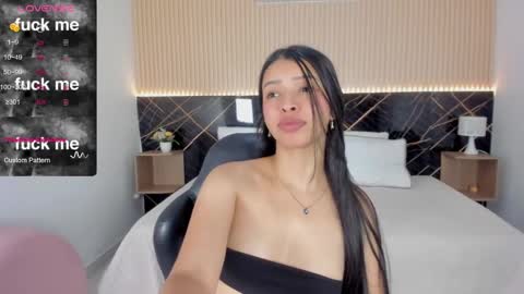 karol_cortes online show from April 11, 2026, 1:37 pm