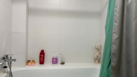 Snapshot of karol_loves chatting on October 7, 2025, 1:47 am Karol online show from October 7, 2025, 1:47 am