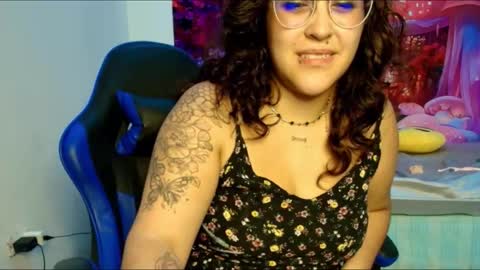    online show from September 25, 2025, 9:51 pm