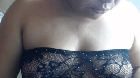 karolbb21 online show from July 19, 2026, 1:37 pm