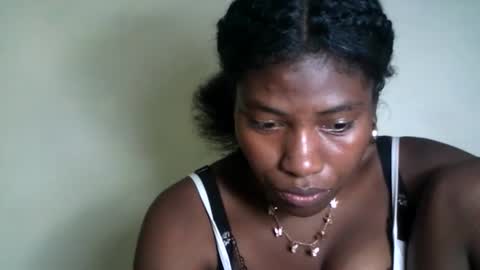 Snapshot of karoliee chatting on April 18, 2026, 7:29 pm karoliee online show from April 18, 2026, 7:29 pm