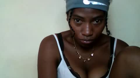 Snapshot of karoliee chatting on April 24, 2026, 6:38 am karoliee online show from April 24, 2026, 6:38 am