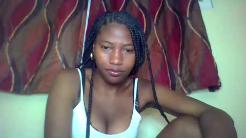 Snapshot of karoliee chatting on May 6, 2026, 7:24 am karoliee online show from May 6, 2026, 7:24 am