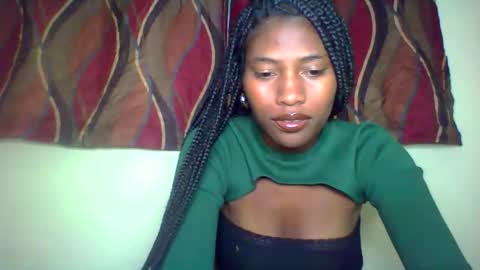 Snapshot of karoliee chatting on May 15, 2026, 4:03 pm karoliee online show from May 15, 2026, 4:03 pm