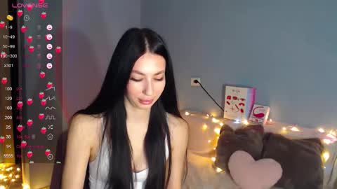 Kira online show from November 15, 2025, 2:42 am