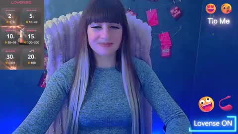Snapshot of karolina_mia chatting on May 5, 2026, 5:59 am Caroline online show from May 5, 2026, 5:59 am
