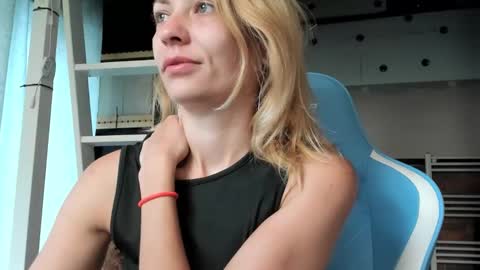 karoline121 online show from September 10, 2025, 6:46 am