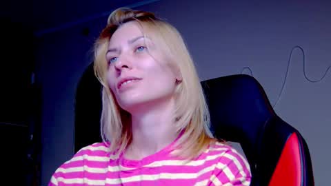 karoline121 online show from October 2, 2025, 8:27 pm