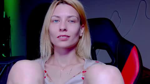 karoline121 online show from October 5, 2025, 9:13 pm