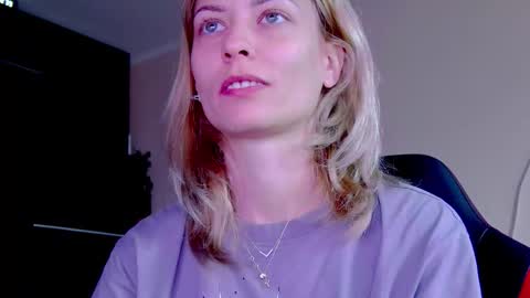 karoline121 online show from October 8, 2025, 9:40 am